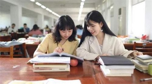 美國留學中介釋惑服務(wù),當前狀態(tài)下考研還是出國留學